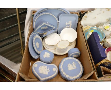 Box of Wedgwood Jasperware and Royal Doulton Ambassador pattern white trinket dishes  