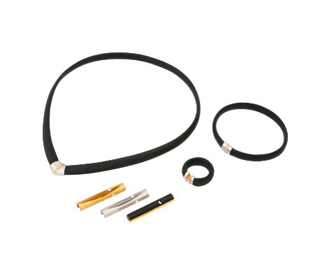 BUNZ Konvolut aus 3-teiligem Schmuckset und 3-teil. Anhänger-Set mit Brillanten, alle zusammen ca. 0,6 ct, sehr gute Farbe un