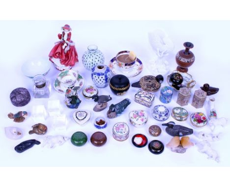 A COLLECTION OF VARIOUS CERAMICS  and ornaments to include a Royal Worcester porcelain vase in the form of a shell suspended 