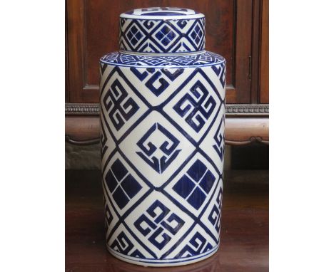 BLUE AND WHITE GLAZED CERAMIC STORAGE POT WITH COVER, APPROXIMATELY 40cm HIGH 