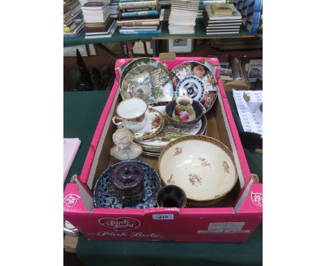 SUNDRY CERAMICS INCLUDING ROYAL WORCESTER VASE, CARLTONWARE BOWL, MOZART BUST AND IMARI PLAQUE, ETC. 