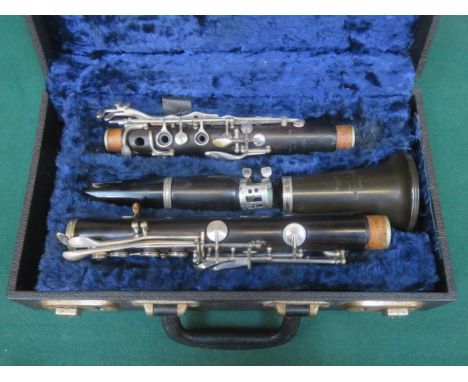 BOSSLEY &amp; HAWKES '77' CASED VINTAGE SECTIONAL FLUTE 