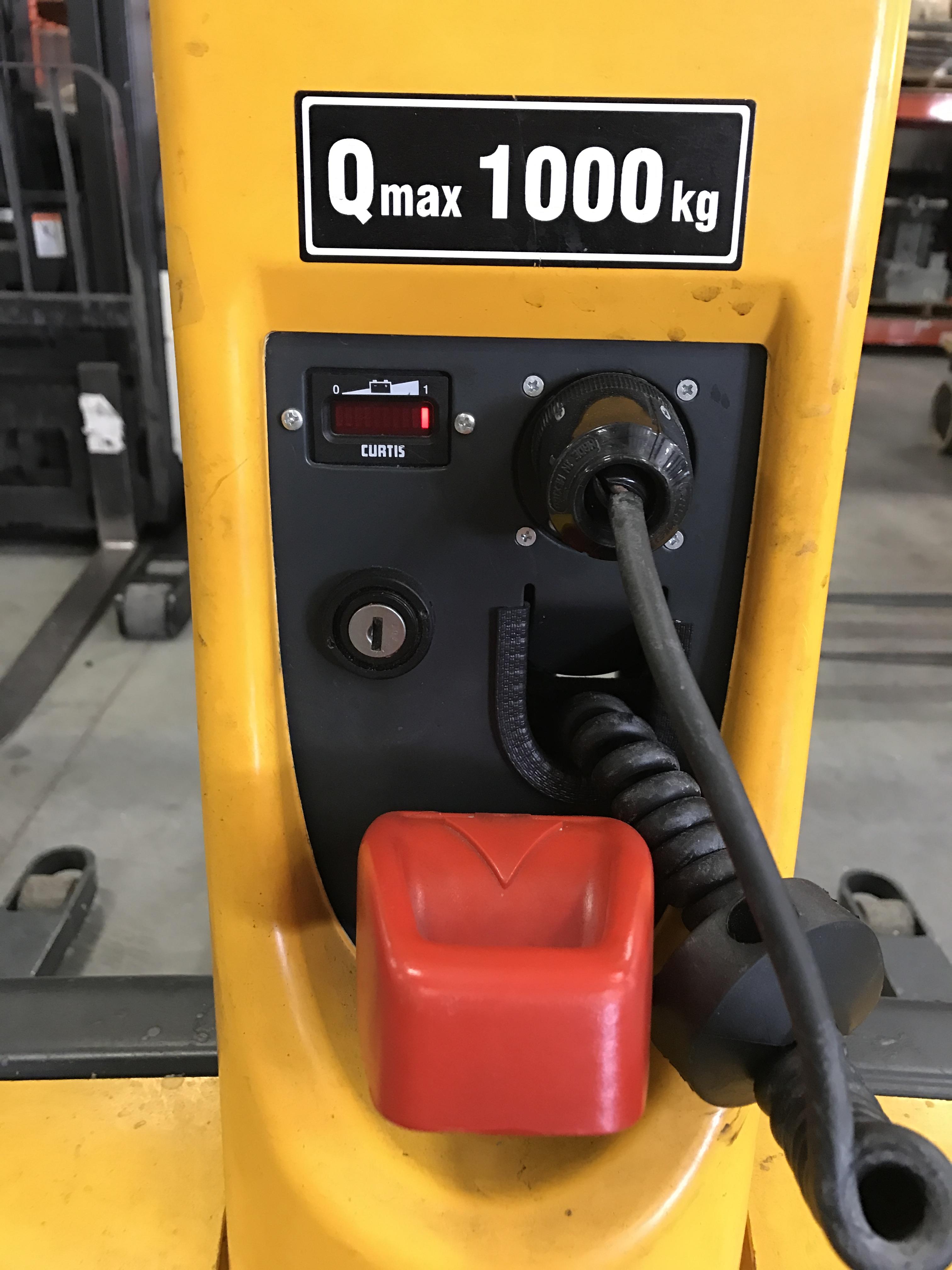 JUNGHEINRICH EMC B10 WALK BEHIND FORKLIFT, 2,200 LB LIFT CAP. BUILT IN