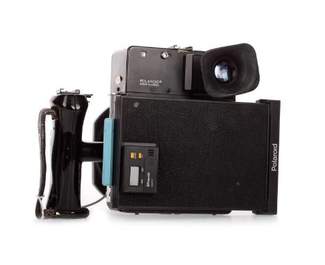 POLAROID 600 SE CAMERA, with Mamiya 1:5.6 f=75mm lens no. 1177816.5cm top - bottom