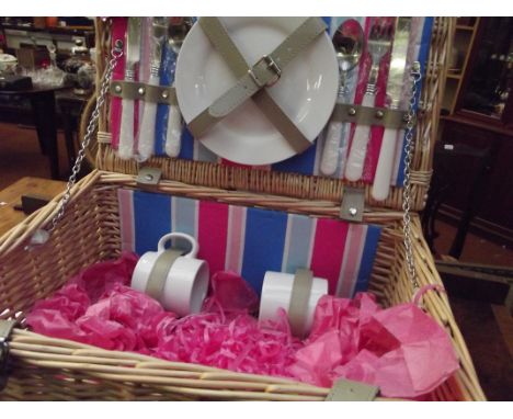 Picnic hamper and contents, as new