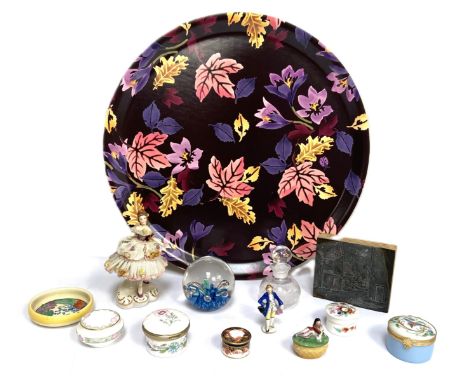 Assorted decorative novelty china, including a Clarice Cliff pin tray; a Selkirk Glass paperweight and an engraved glass scen