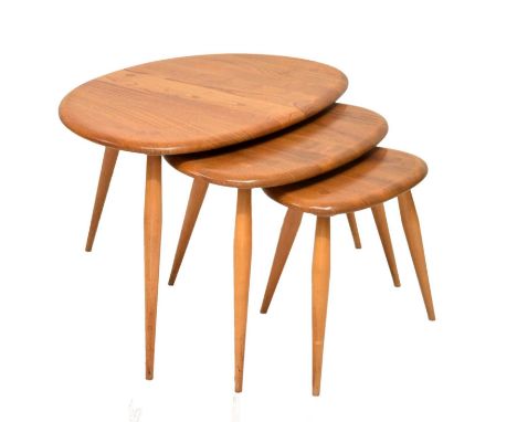 Lucian Ercolani for Ercol Furniture (attrib.) - Nest of three light elm 'Pebble' tables, model 354, largest 55cm x 44cm x 39c