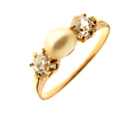 Pearl and diamond yellow metal ring, the central cream-white pearl measuring 4.6mm x 4.9mm approx, two old cut diamonds, tota