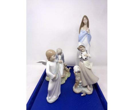 A tray containing four assorted Spanish figures to include Nao figure, cherub with banjo 