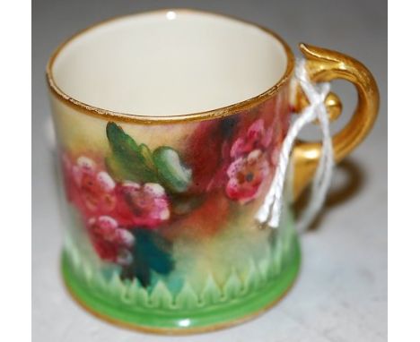 A circa 1900 Royal Worcester miniature porcelain tankard decorated with roses and heightened in gilt   Condition Report / Ext