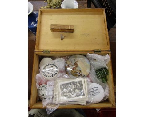 Box of collectables to include Prattware lid &amp; others