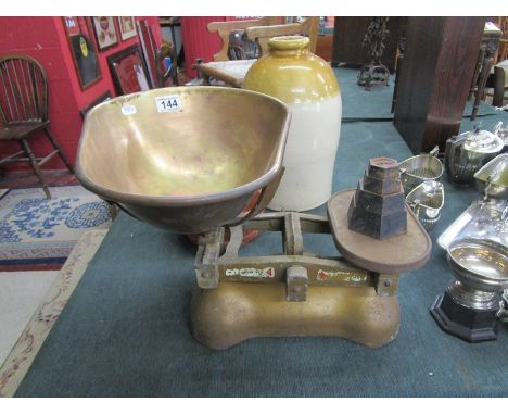 Set of Avery greengrocers scales and weights