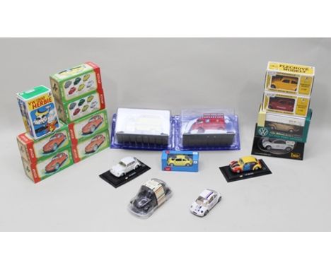 A QUANTITY OF DIE-CAST AND OTHER VW MODELS including Kovap 1:32 scale boxed models, W1200 Herbie box model complete with cloc