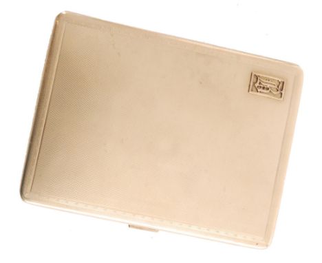 A 9ct hallmarked rectangular cigarette case with engine turned decorated within reeded borders detailed with applied letter B