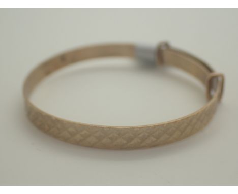 9ct gold baby bangle 2.4g