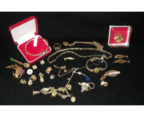 A collection of gold coloured jewellery including 14ct yellow gold and cultured pearl leaf brooch and a 14ct yellow gold abst