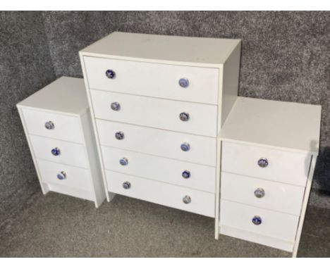 Modern 5 drawer chest &amp; matching 3 drawer bedside chests, all with ceramic handles