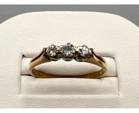 Ladies 9ct gold 3 stone diamond ring. 2g size R