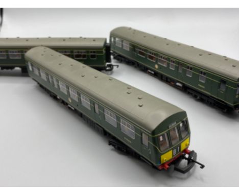 Hornby 00 Guage scale model 3 piece set with original box - Class 101 Diesel multiple unit, locomotive &amp; 2x coaches