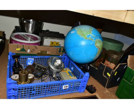 A MIXED LOT OF SUNDRY ITEMS, ETC, to include an illuminated globe, height approximately 37cm, vintage tins to include Golden 