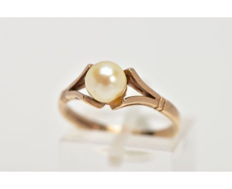 A 9CT CULTURED PEARL DRESS RING, set with a single cultured pearl, bifurcated shoulders on a plain polished band, hallmarked 