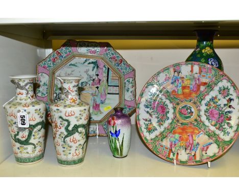 A SMALL GROUP OF FOUR PIECES OF CHINESE PORCELAIN AND TWO CLOISONNE VASES, comprising a pair of famille vert vases painted wi