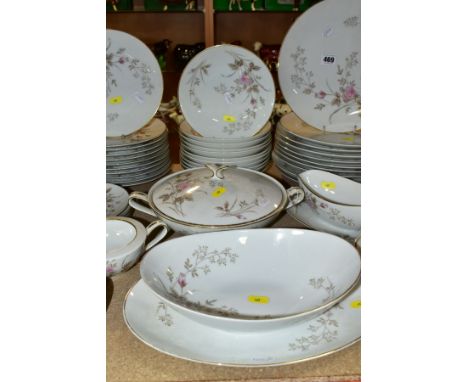 A NORITAKE LUISE PART DINNER SERVICE, comprising eleven of each 26.5cm, 21cm plates and 19cm bowls, a covered sugar bowl, mil