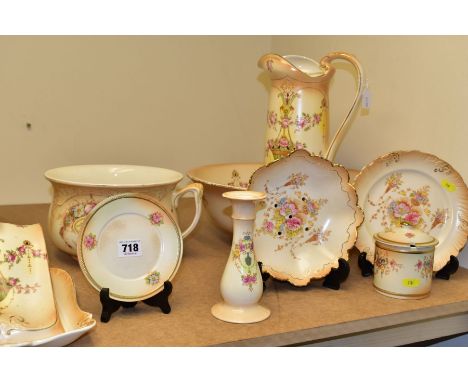 A COLLECTION OF CROWN DEVON FIELDINGS BLUSH IVORY WARES, to include a wash basin and jug, cheese dish with cover, biscuit bar