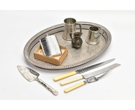 A SELECTION OF PEWTER AND WHITE METAL ITEMS, to include a pewter tankard signed to the base 'English pewter, made in Sheffiel