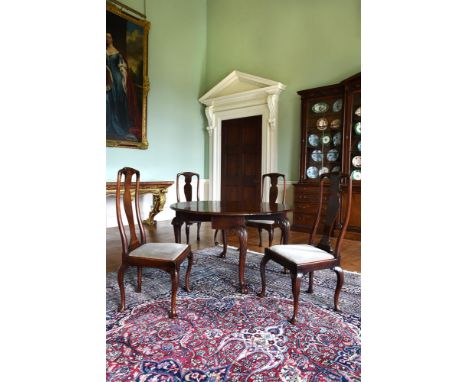 A GEORGE II MAHOGANY DROP LEAF DINING TABLE CIRCA 1735-4073.5cm high, 122cm wide, 130cm deep (when open)For a table of relate