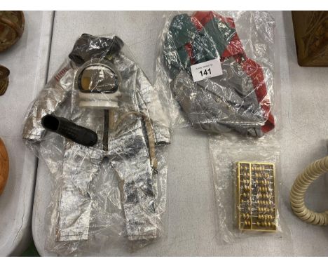 A QUANTITY OF VINTAGE ACTION MAN CLOTHES TO INCLUDE A SPACE SUIT 