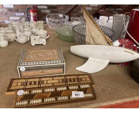 A VINTAGE POND YACHT, TWO WOODEN CRIBBAGE BOARDS AND A WOODEN BOX 