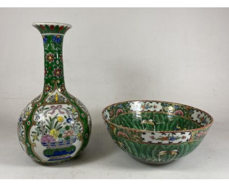 TWO CHINESE FAMILLE VERTE ITEMS - BOTTLE VASE AND ENAMEL DESIGN BOWL, VASE HEIGHT 21.5CM 