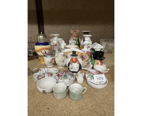 A QUANTITY OF CERAMICS TO INCLUDE A NATWEST PIG, FIELDINGS CROWN DEVON CANDLESTICK, PORTMERION SALT POT, ROYAL WORCESTER EGG 