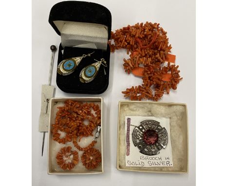 A GROUP OF VINTAGE JEWELLERY - SILVER CELTIC BROOCH, CORAL NECKLACES, BOXED EARRINGS ETC 