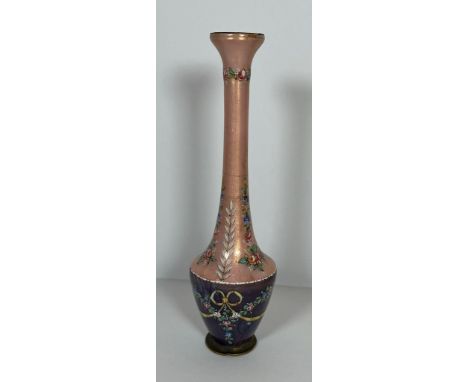 A EUROPEAN PINK &amp; PURPLE ENAMEL DESIGN VASE DECORATED WITH FLORAL SWAG DESIGN, HEIGHT 15.5CM 
