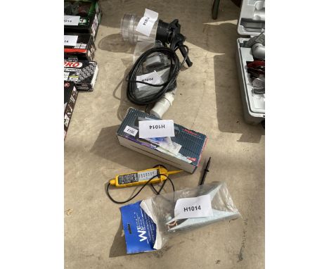 AN ASSORTMENT OF TOOLS TO INCLUDE A WORK LIGHT AND A MONEY DETECTOR ETC 