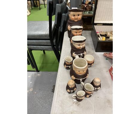 A COLLECTION OF VINTAGE HUMMEL MONK FIGURES TO INCLUDE JUGS, CRUET SET, ETC 
