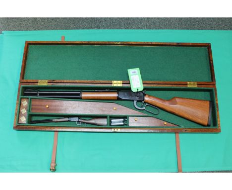 A Walther lever action air rifle, this example is the long version, .177 cal and CO2 powered, the rifle is in excellent condi