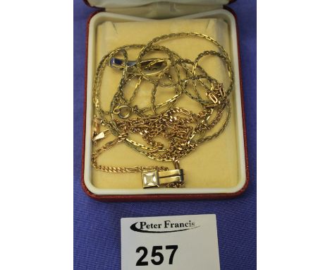 9ct gold pendant and chain, 9ct gold pendant with plated chain in box. 