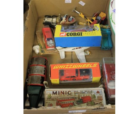 Tray of assorted, play worn die cast unboxed and boxed model vehicles to include: Triang; Minic scale model clockwork van; Co