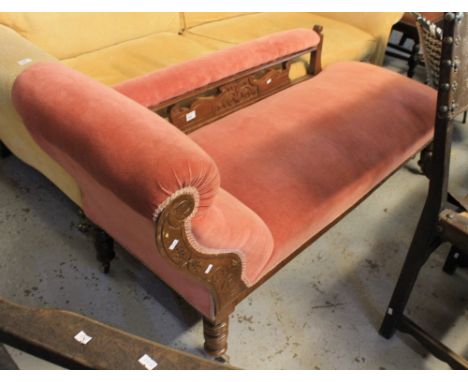 Early 20th Century upholstered button back chaise longue.