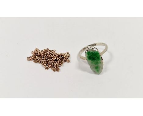 Gold-coloured metal belcher chain-pattern chain, 4.8g approx. and a 9ct white gold and jade ring (2)&nbsp;