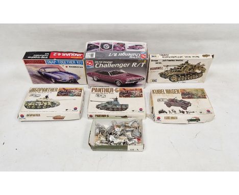 Collection of boxed model vehicles and tanks&nbsp;including The Jagdpanther German medium tank, an army jeep, a Hummel scale 