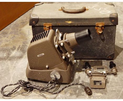 Vintage Aldis slide projector&nbsp;with case&nbsp;