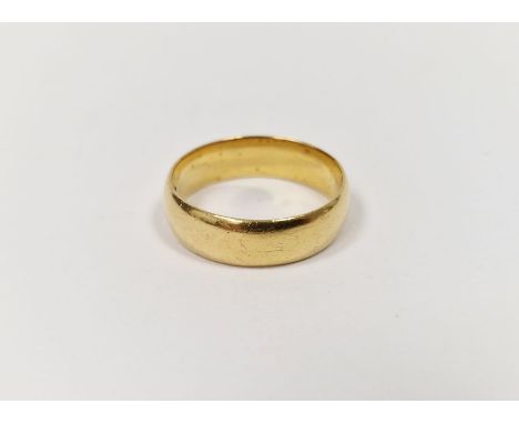 22ct gold wedding band, 5g approx.&nbsp;Condition ReportLight surface scratches, general wear and tear.&nbsp; Ring size M