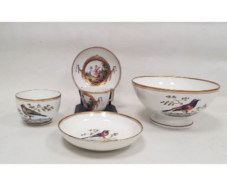 Paris porcelain (La Reine) footed bowl and a breakfast cup and saucer, circa 1790-1800, stencilled iron red crowned A marks, 