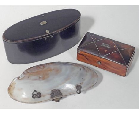 A mixed lot of 19th century items comprising an abalone purse, a tortoiseshell box and an oval papier mache snuff box.  