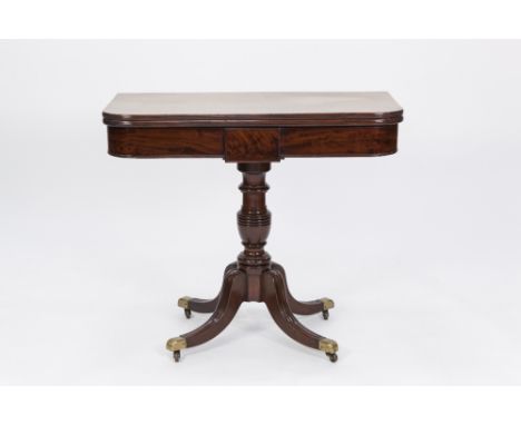 EARLY NINETEENTH CENTURY FIGURED MAHOGANY PEDESTAL TEA TABLE, the rounded oblong top with reeded edge, above a flame cut tabl