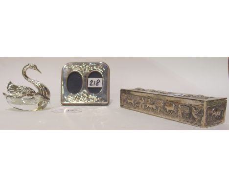 A lot comprising a modern silver picture photo frame, a "Swan" trinket dish and a Burmese white metal box (3)